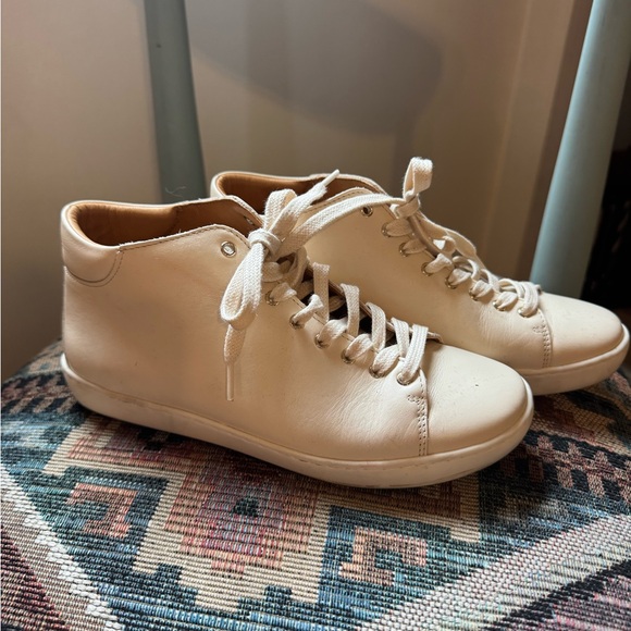 Sezane Cream Leather Sneakers - Picture 3 of 8